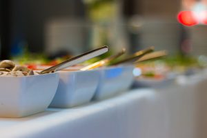 buffet auf einer weihnachtsfeier in sachsen-anhalt